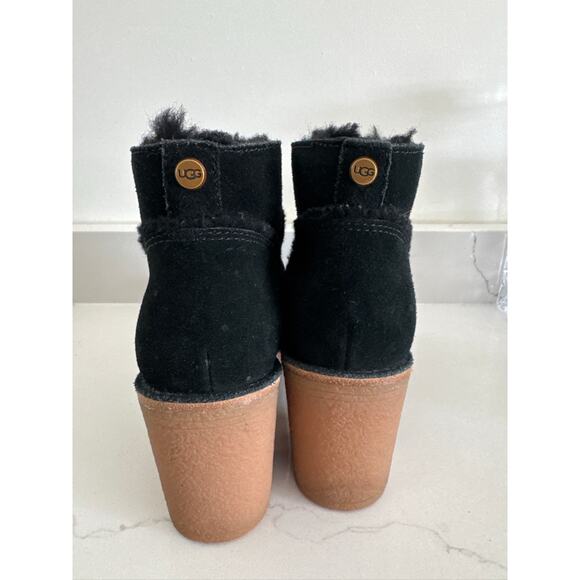 UGG Kasen Black Suede Sherpa Lined Ankle Booties Size 6.5 - Picture 3 of 7